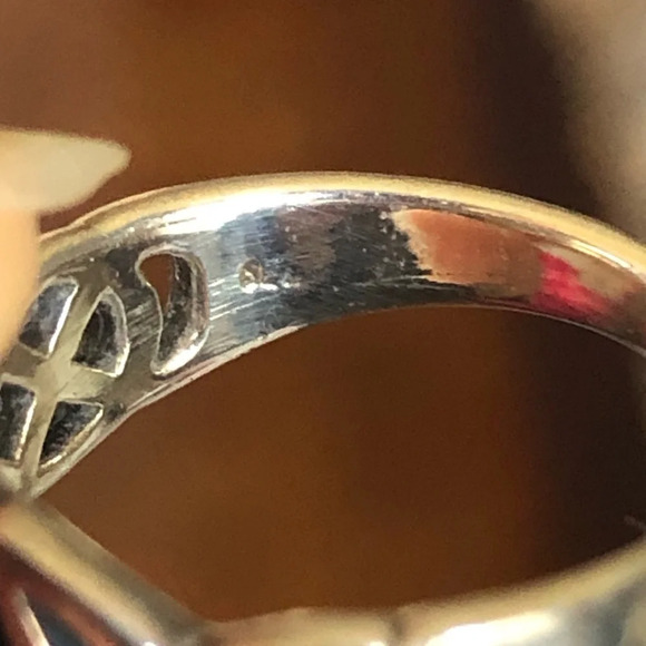 Mother of pearl Sterling Silver Claddagh ring size 6.5 - Picture 9 of 12